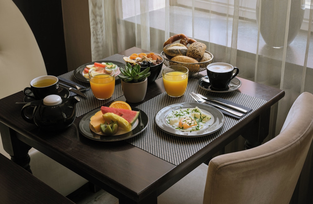 Leonardo Boutique Hotel Munich — Restaurant & bars in Munich, Bavaria
