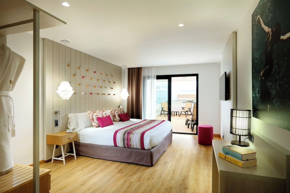 Grand Palladium White Island Resort & Spa - All Inclusive — Hotel rooms in Playa d'en Bossa, Balearic Islands