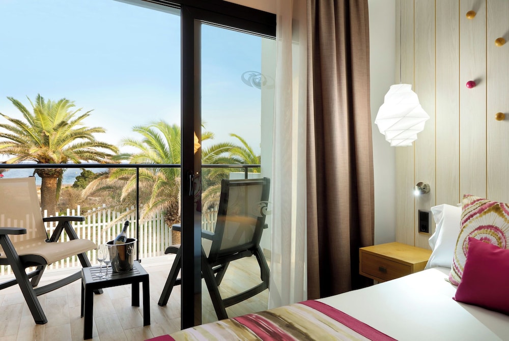Grand Palladium White Island Resort & Spa - All Inclusive — Hotel rooms in Playa d'en Bossa, Balearic Islands