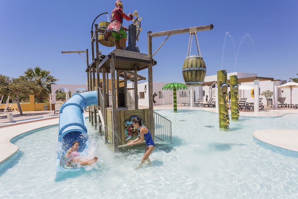 Grand Palladium White Island Resort & Spa - All Inclusive — Swimming pool in Playa d'en Bossa, Balearic Islands