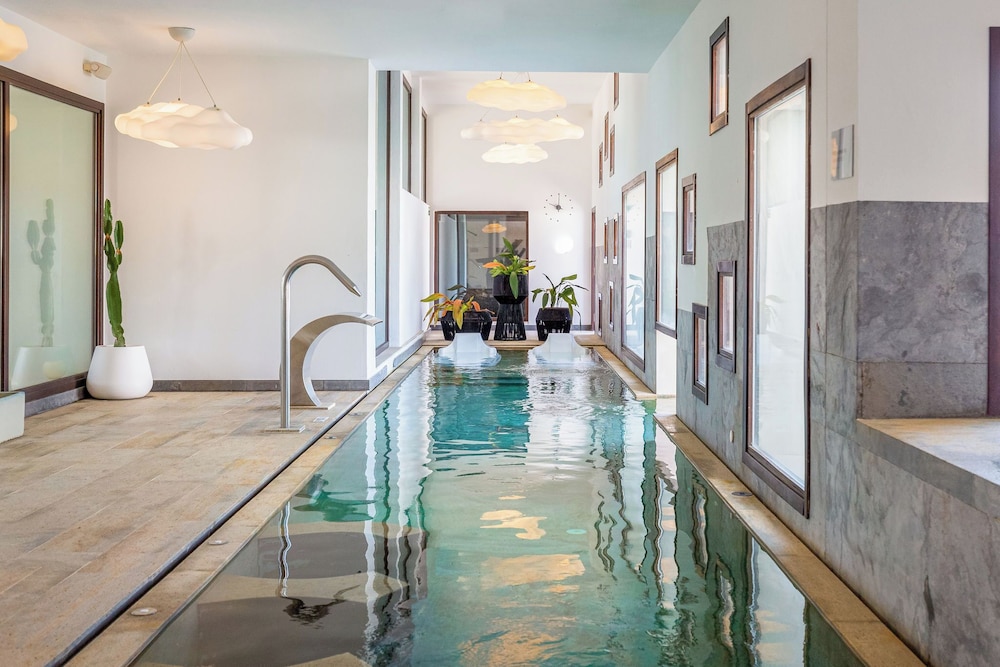 Grand Palladium White Island Resort & Spa - All Inclusive — Swimming pool in Playa d'en Bossa, Balearic Islands