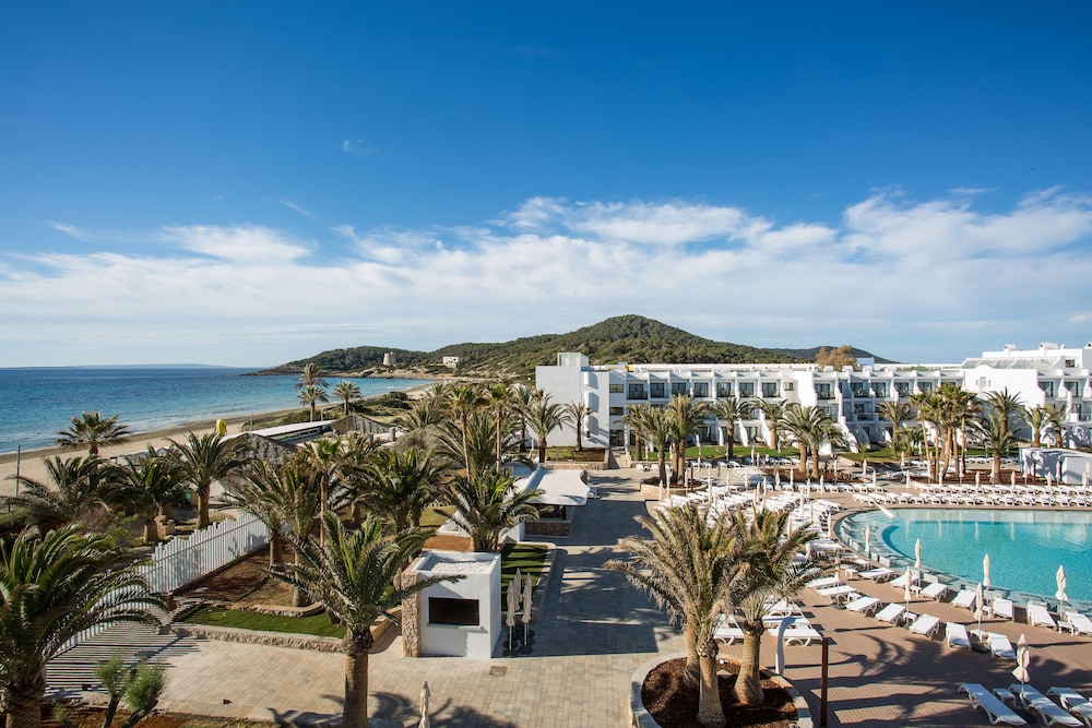 Grand Palladium White Island Resort & Spa - All Inclusive — Beach in Playa d'en Bossa, Balearic Islands