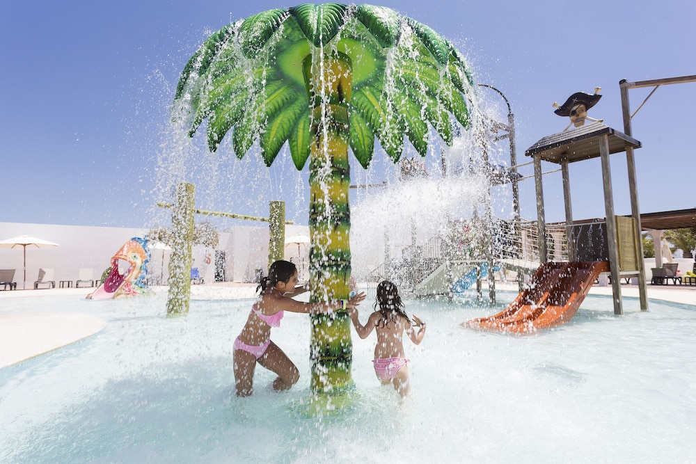 Grand Palladium White Island Resort & Spa - All Inclusive — Swimming pool in Playa d'en Bossa, Balearic Islands