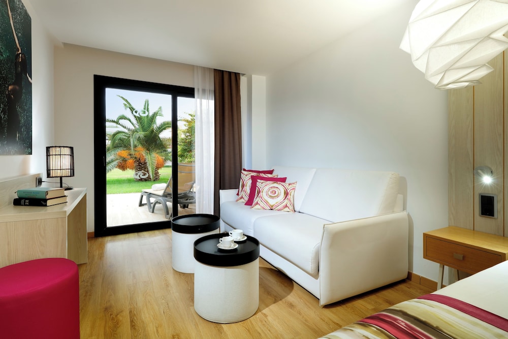 Grand Palladium White Island Resort & Spa - All Inclusive — Hotel rooms in Playa d'en Bossa, Balearic Islands