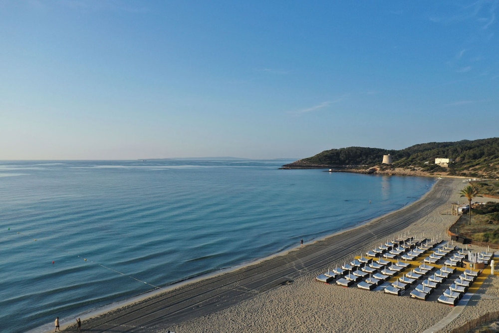 Grand Palladium White Island Resort & Spa - All Inclusive — Beach in Playa d'en Bossa, Balearic Islands