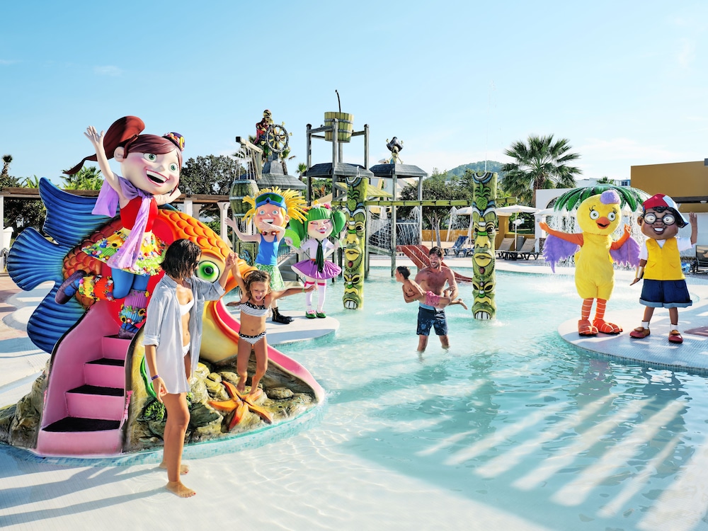 Grand Palladium White Island Resort & Spa - All Inclusive — Attractions for children in Playa d'en Bossa, Balearic Islands
