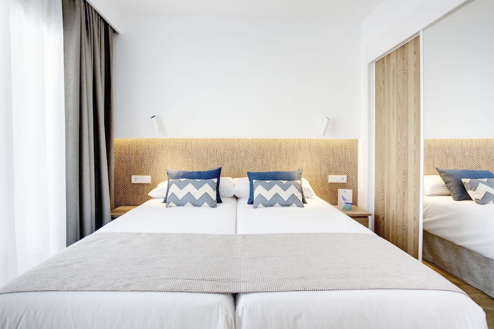 Grupotel Picafort Beach — Hotel rooms in Can Picafort, Balearic Islands