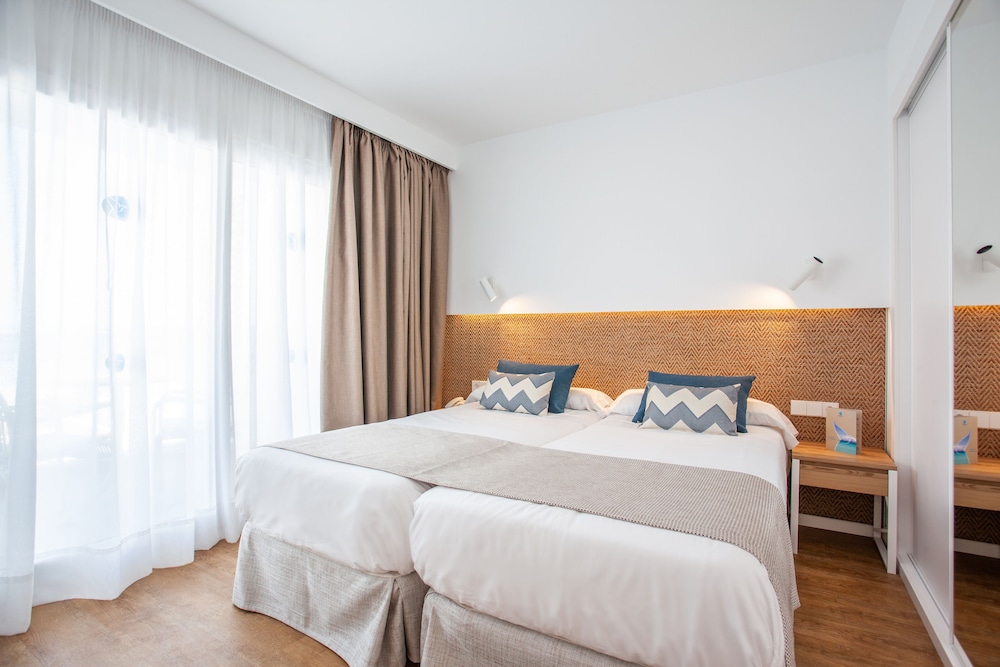 Grupotel Picafort Beach — Hotel rooms in Can Picafort, Balearic Islands