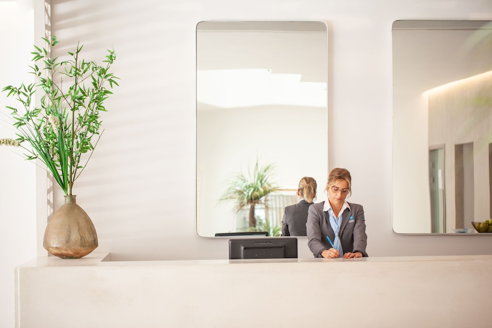 Grupotel Picafort Beach — Hotel building in Can Picafort, Balearic Islands