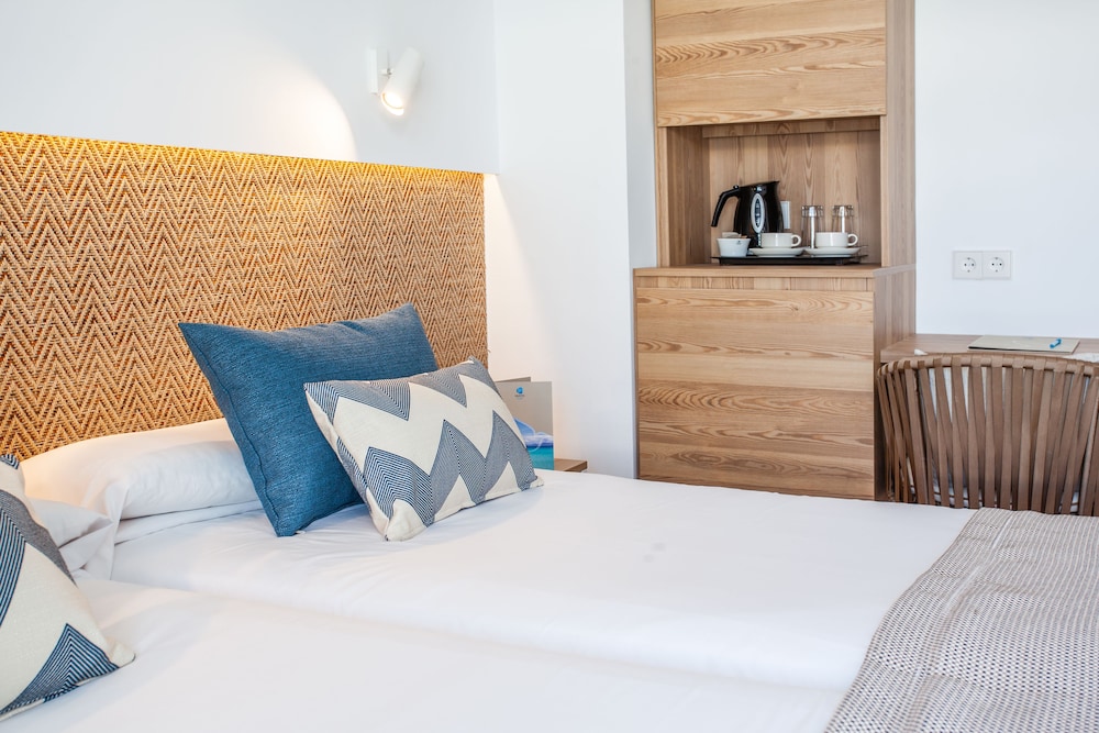 Grupotel Picafort Beach — Hotel rooms in Can Picafort, Balearic Islands