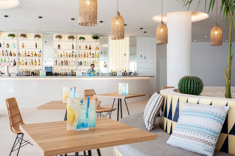 Grupotel Picafort Beach — Restaurant & bars in Can Picafort, Balearic Islands