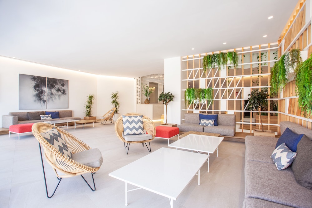 Grupotel Picafort Beach — Hotel rooms in Can Picafort, Balearic Islands