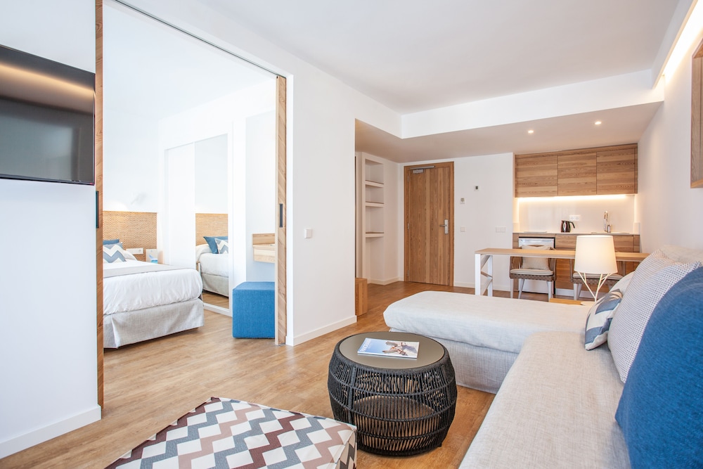Grupotel Picafort Beach — Hotel rooms in Can Picafort, Balearic Islands