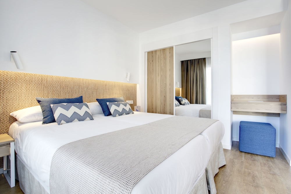 Grupotel Picafort Beach — Hotel rooms in Can Picafort, Balearic Islands