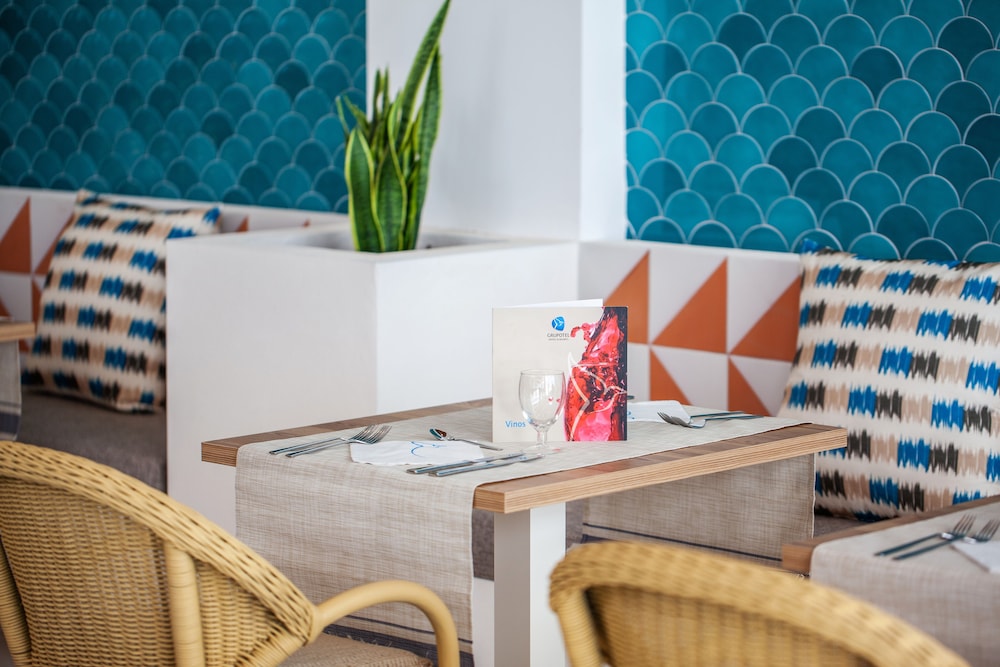 Grupotel Picafort Beach — Restaurant & bars in Can Picafort, Balearic Islands