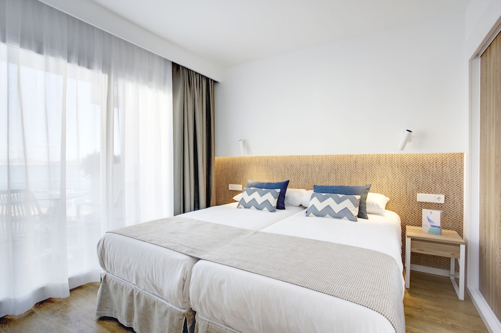 Grupotel Picafort Beach — Hotel rooms in Can Picafort, Balearic Islands