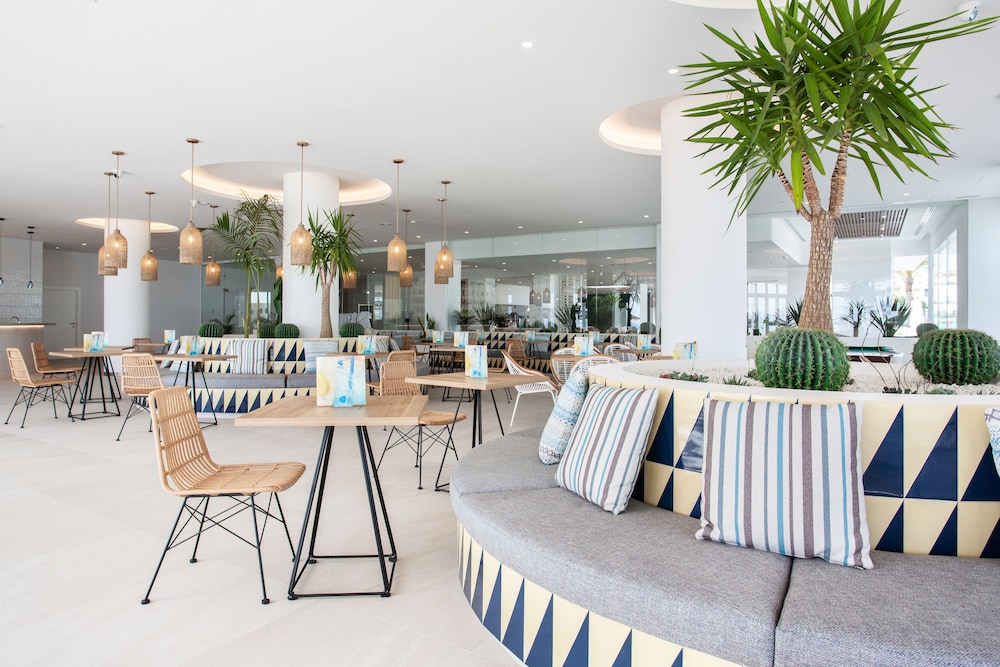 Grupotel Picafort Beach — Restaurant & bars in Can Picafort, Balearic Islands