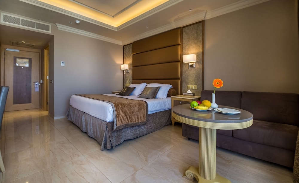 Adams Beach Hotel & Spa — Hotel rooms in Ayia Napa, Famagusta Region
