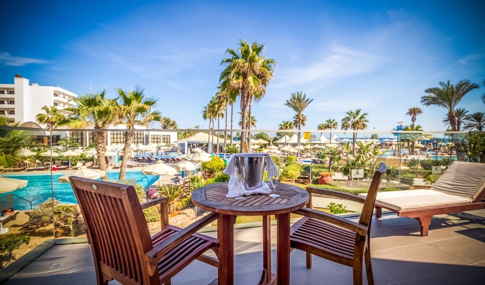 Adams Beach Hotel & Spa — Swimming pool in Ayia Napa, Famagusta Region