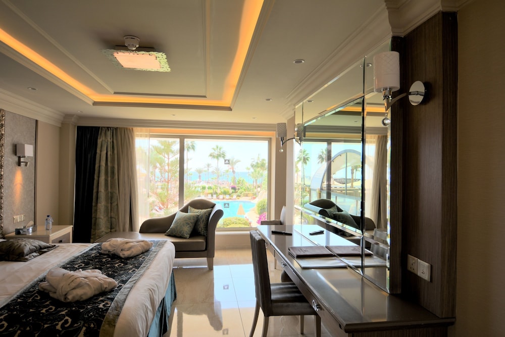 Adams Beach Hotel & Spa — Hotel rooms in Ayia Napa, Famagusta Region