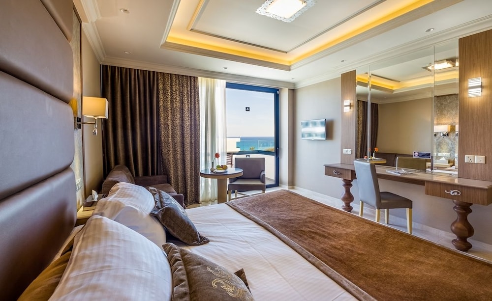 Adams Beach Hotel & Spa — Hotel rooms in Ayia Napa, Famagusta Region