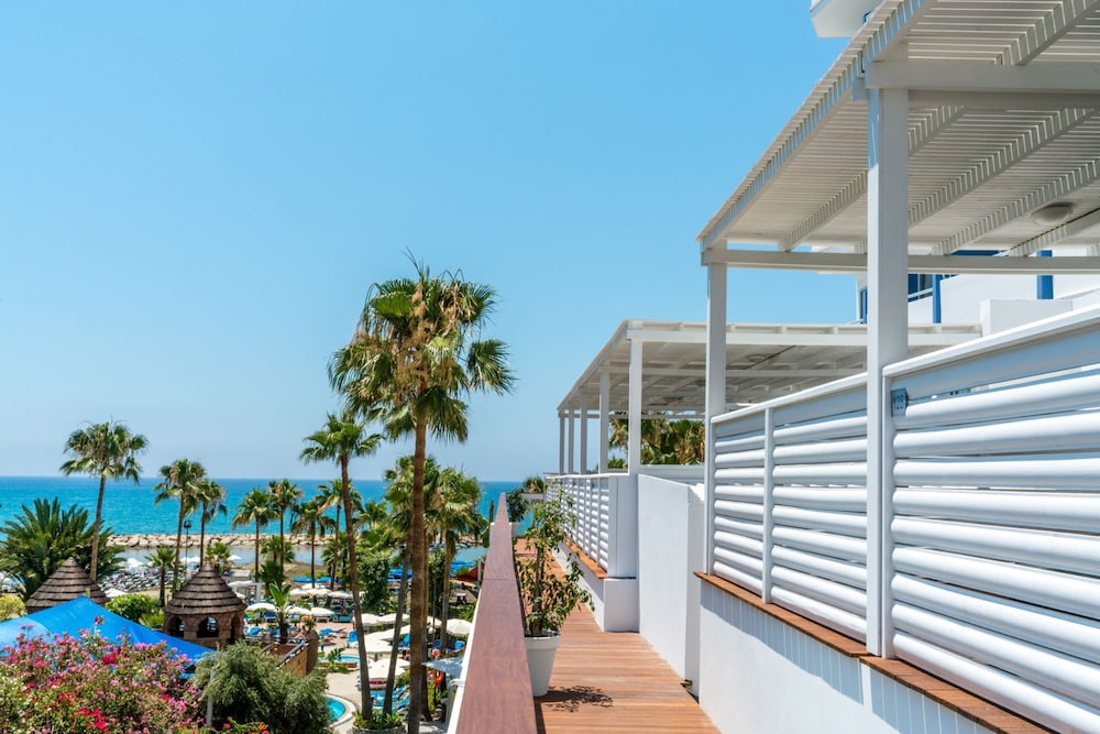 Lordos Beach Hotel & Spa - zdjęcie 2