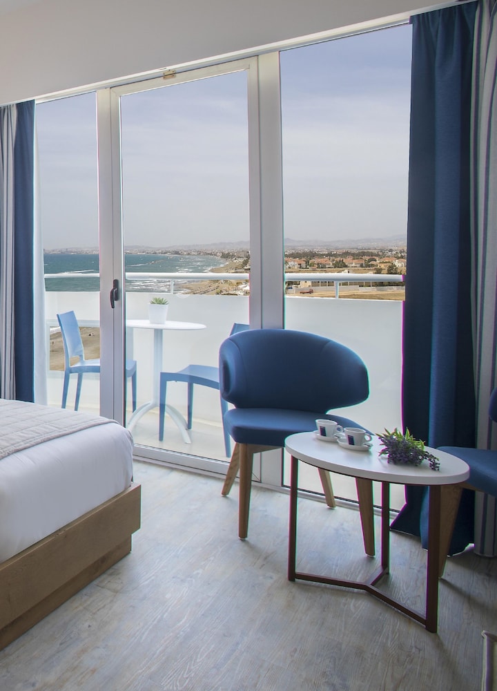 Lordos Beach Hotel & Spa — Hotel rooms in Oroklini, Larnaca Region