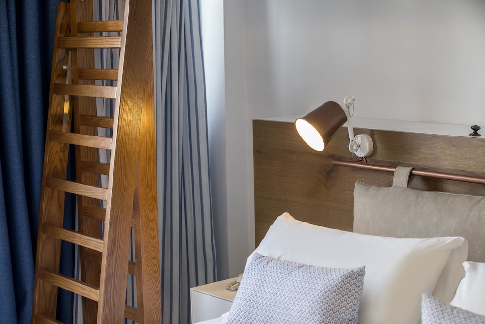 Lordos Beach Hotel & Spa — Hotel rooms in Oroklini, Larnaca Region