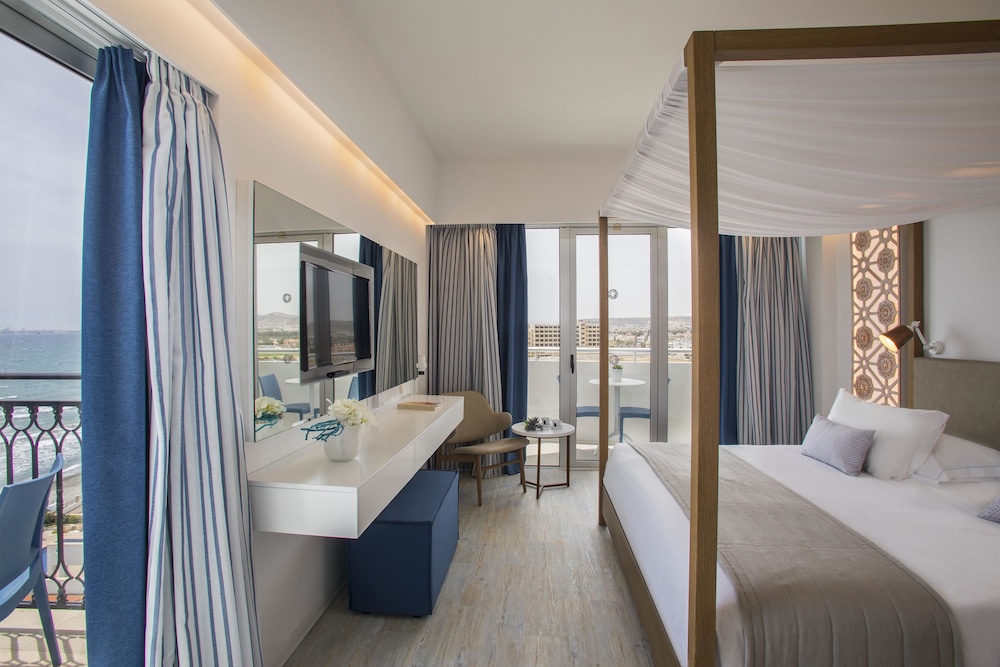Lordos Beach Hotel & Spa — Hotel rooms in Oroklini, Larnaca Region