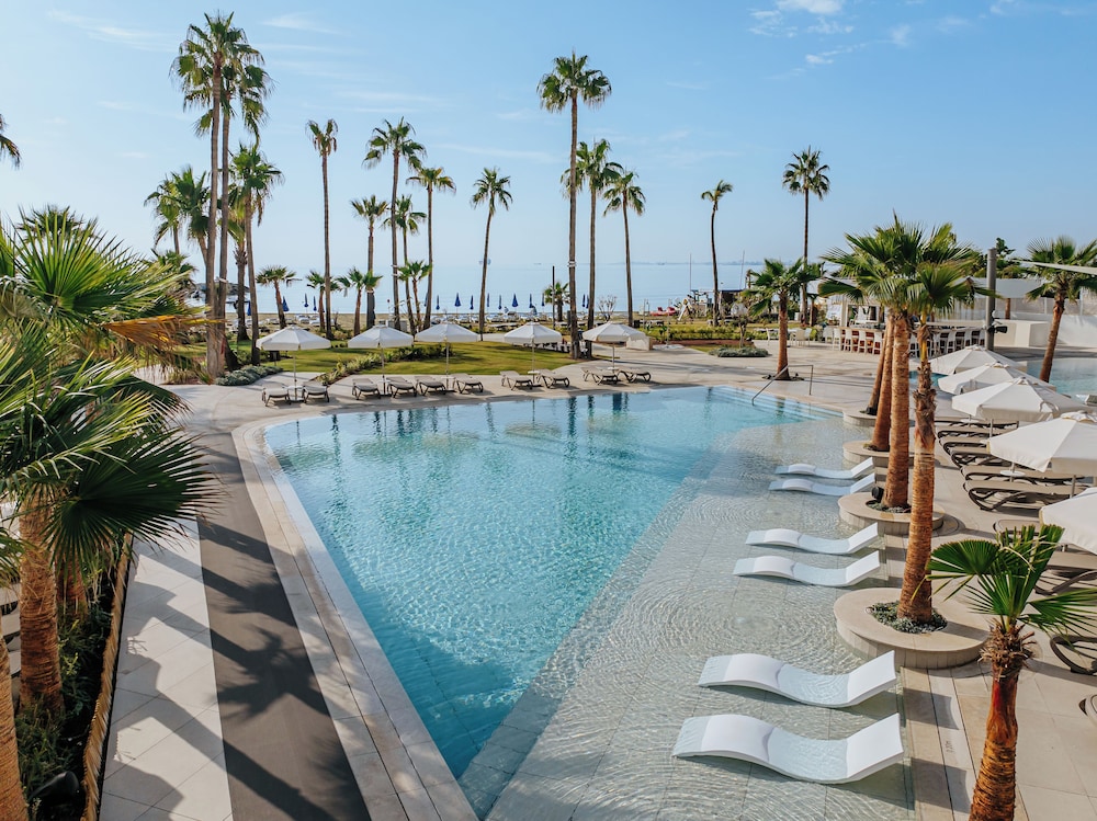 Lordos Beach Hotel & Spa — Swimming pool in Oroklini, Larnaca Region