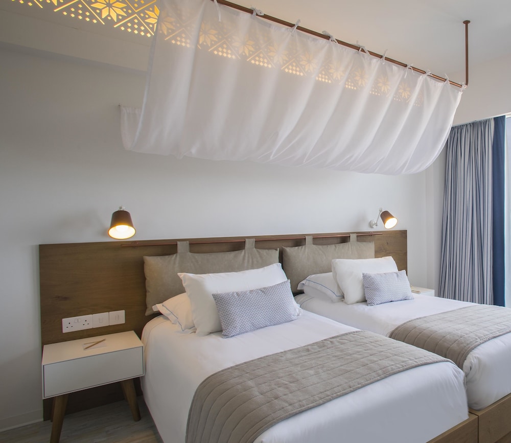 Lordos Beach Hotel & Spa — Hotel rooms in Oroklini, Larnaca Region