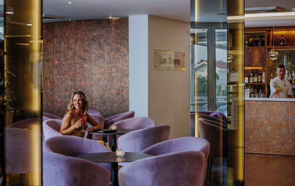 Lordos Beach Hotel & Spa — Restaurant & bars in Oroklini, Larnaca Region