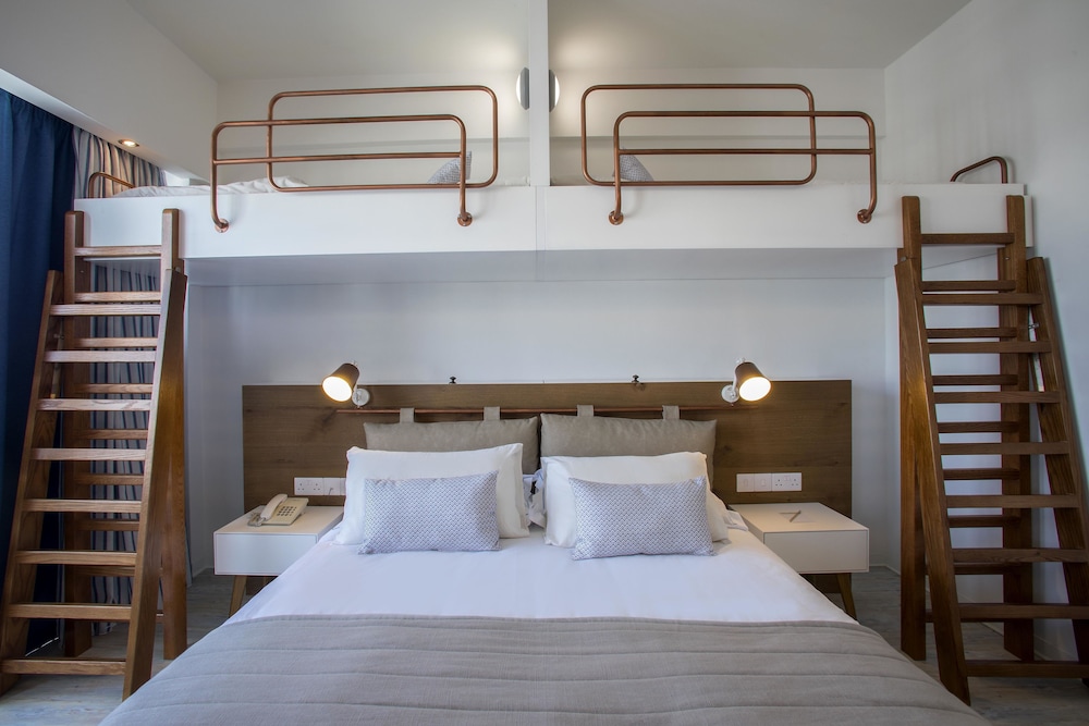 Lordos Beach Hotel & Spa — Hotel rooms in Oroklini, Larnaca Region