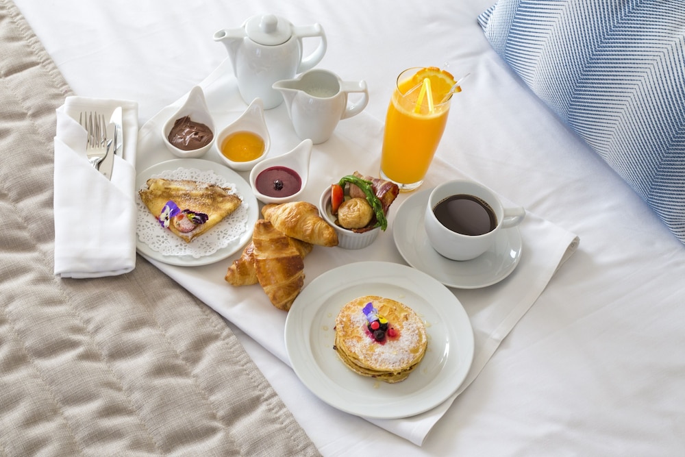 Lordos Beach Hotel & Spa — Hotel rooms in Oroklini, Larnaca Region