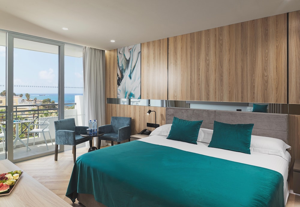 St. George Beach Hotel & Spa Resort — Hotel rooms in Chlorakas, Paphos Region