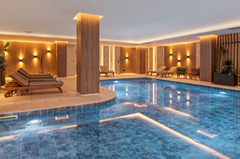 St. George Beach Hotel & Spa Resort — Swimming pool in Chlorakas, Paphos Region