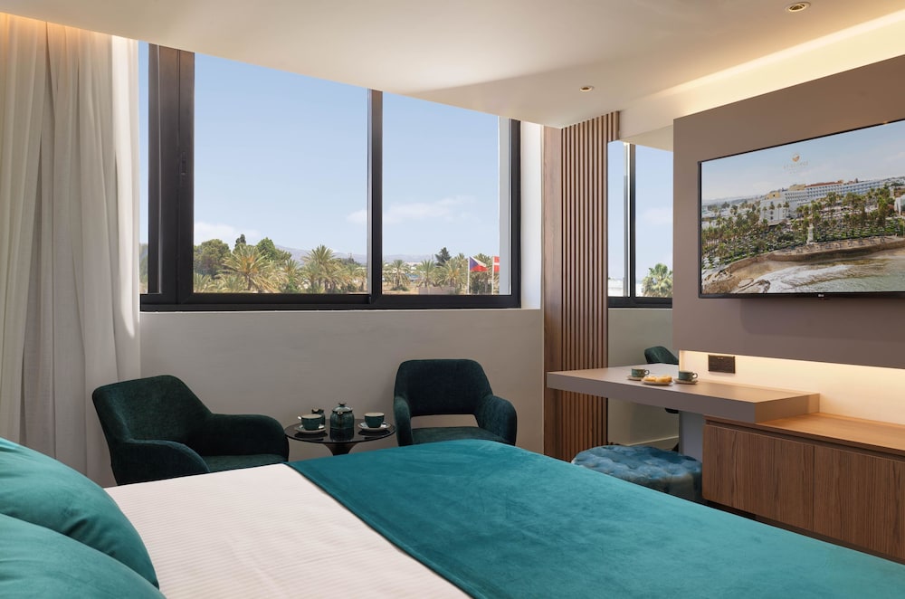 St. George Beach Hotel & Spa Resort — Hotel rooms in Chlorakas, Paphos Region