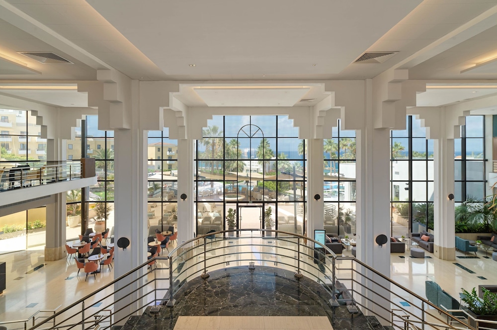 St. George Beach Hotel & Spa Resort — Hotel building in Chlorakas, Paphos Region