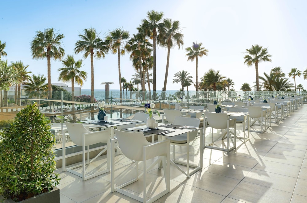 St. George Beach Hotel & Spa Resort — Restaurant & bars in Chlorakas, Paphos Region