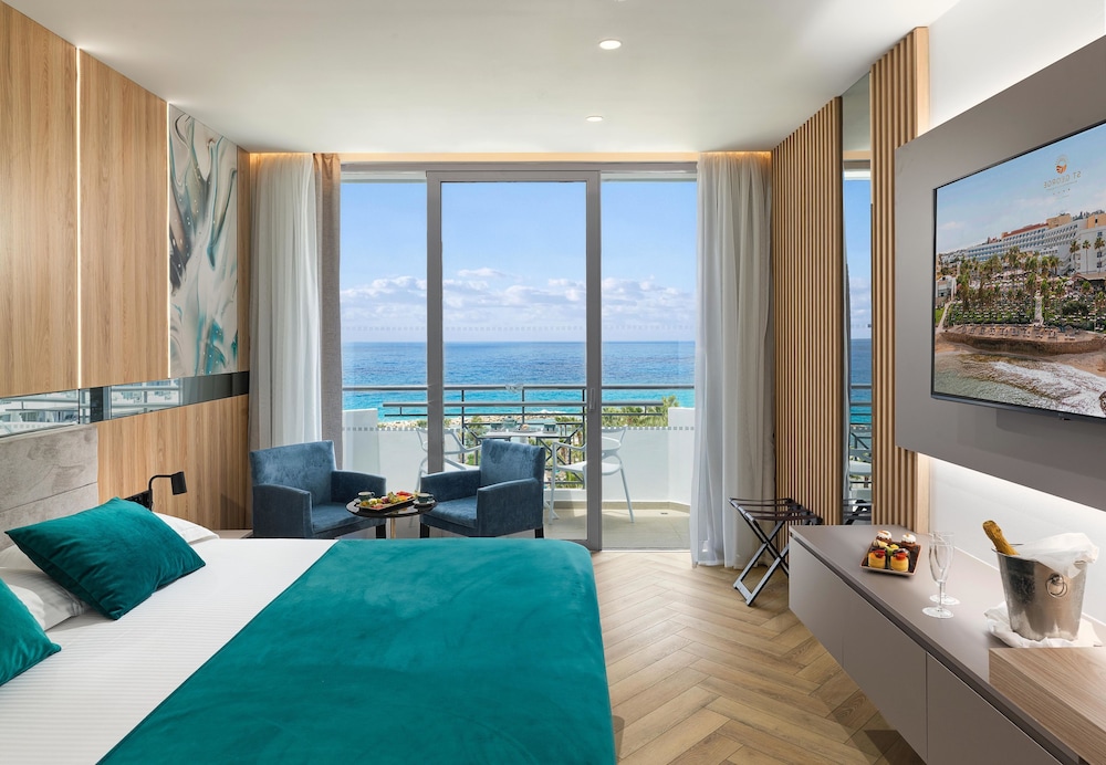 St. George Beach Hotel & Spa Resort — Hotel rooms in Chlorakas, Paphos Region