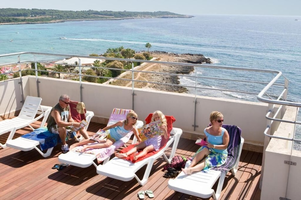 Aparthotel Playa Dorada — Beach in S'Illot, Balearic Islands