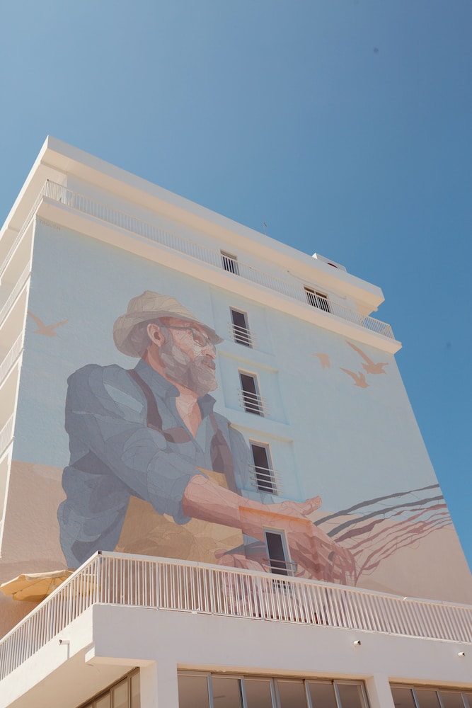 Hotel JS Miramar — Hotel building in Can Picafort, Balearic Islands
