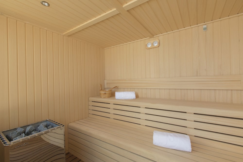 Hotel JS Miramar — Hotel rooms in Can Picafort, Balearic Islands