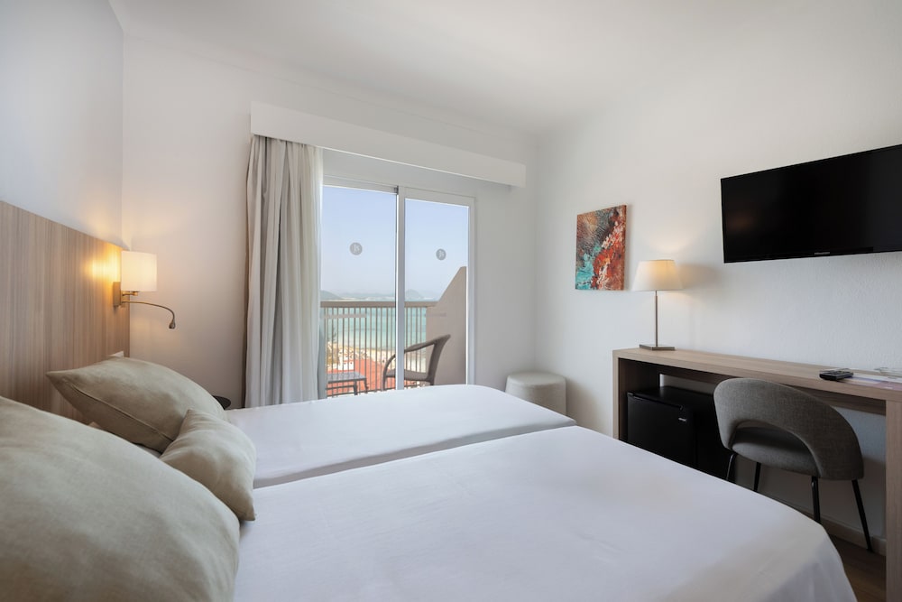Hotel JS Miramar — Hotel rooms in Can Picafort, Balearic Islands
