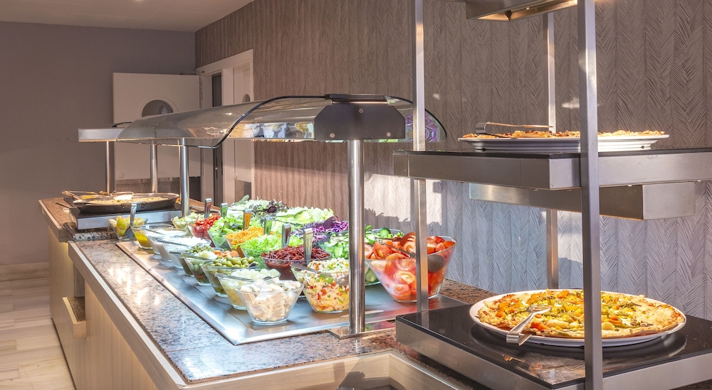 Hotel JS Miramar — Restaurant & bars in Can Picafort, Balearic Islands