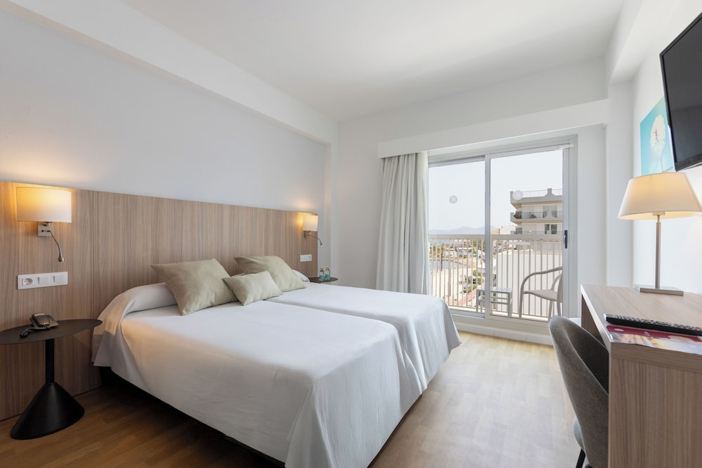 Hotel JS Miramar — Hotel rooms in Can Picafort, Balearic Islands
