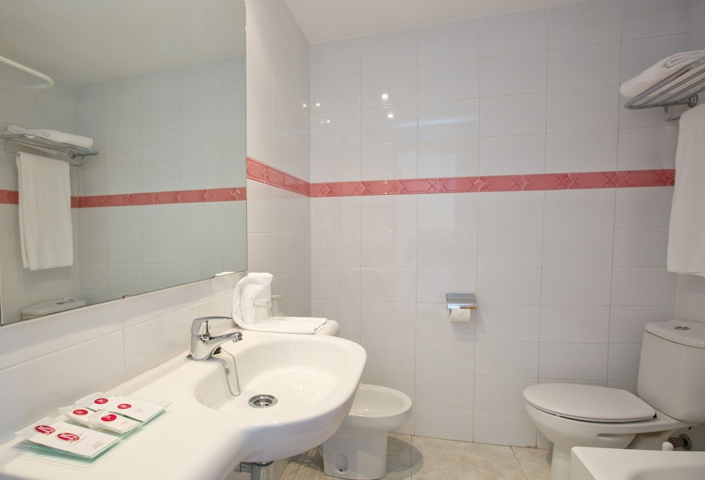 Hotel JS Miramar — Hotel rooms in Can Picafort, Balearic Islands