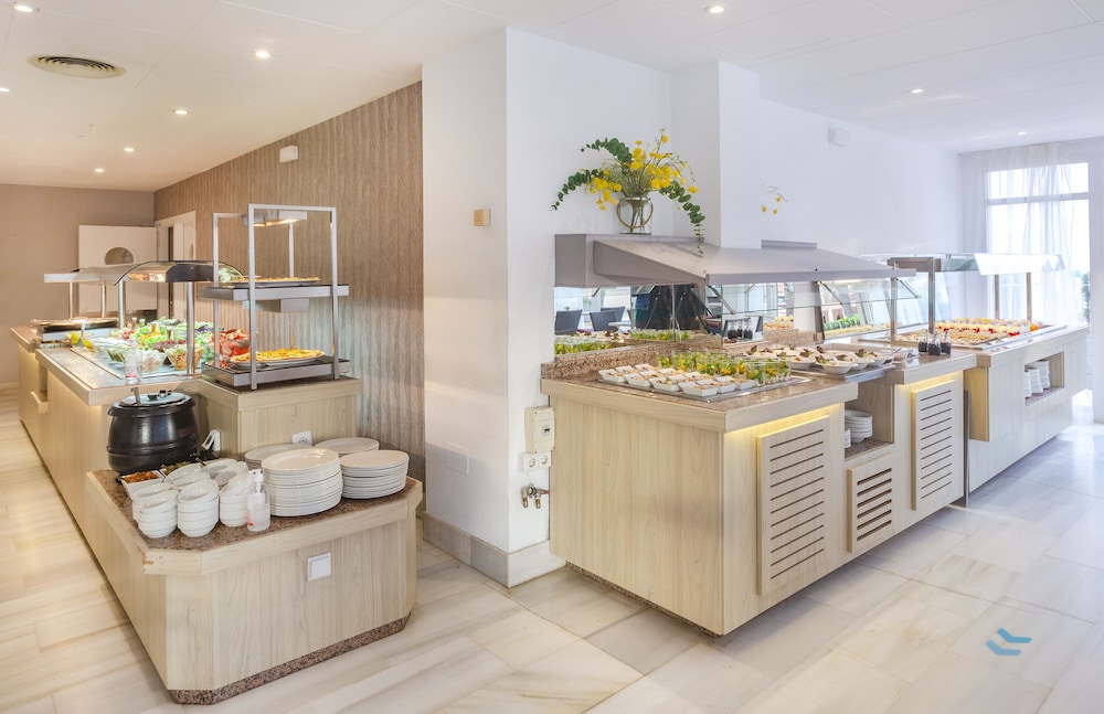 Hotel JS Miramar — Restaurant & bars in Can Picafort, Balearic Islands