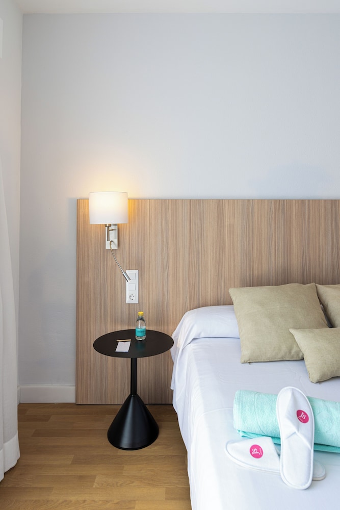 Hotel JS Miramar — Hotel rooms in Can Picafort, Balearic Islands