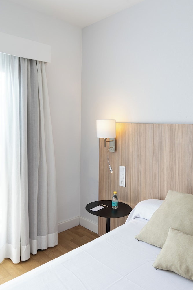 Hotel JS Miramar — Hotel rooms in Can Picafort, Balearic Islands